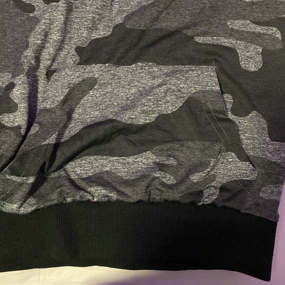 Grey Camo Track Suit Top for Kids - Size Small (7-8) - Picture 2 of 2